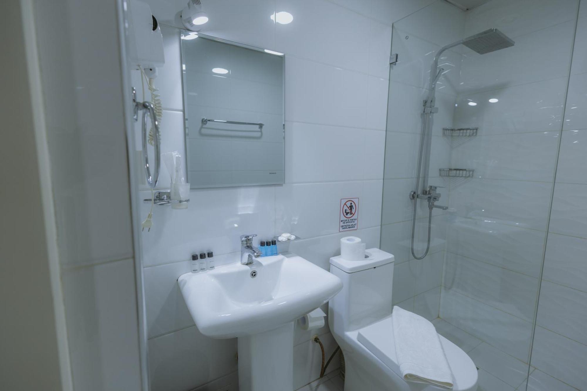 City Hotel Tashkent Bagian luar foto