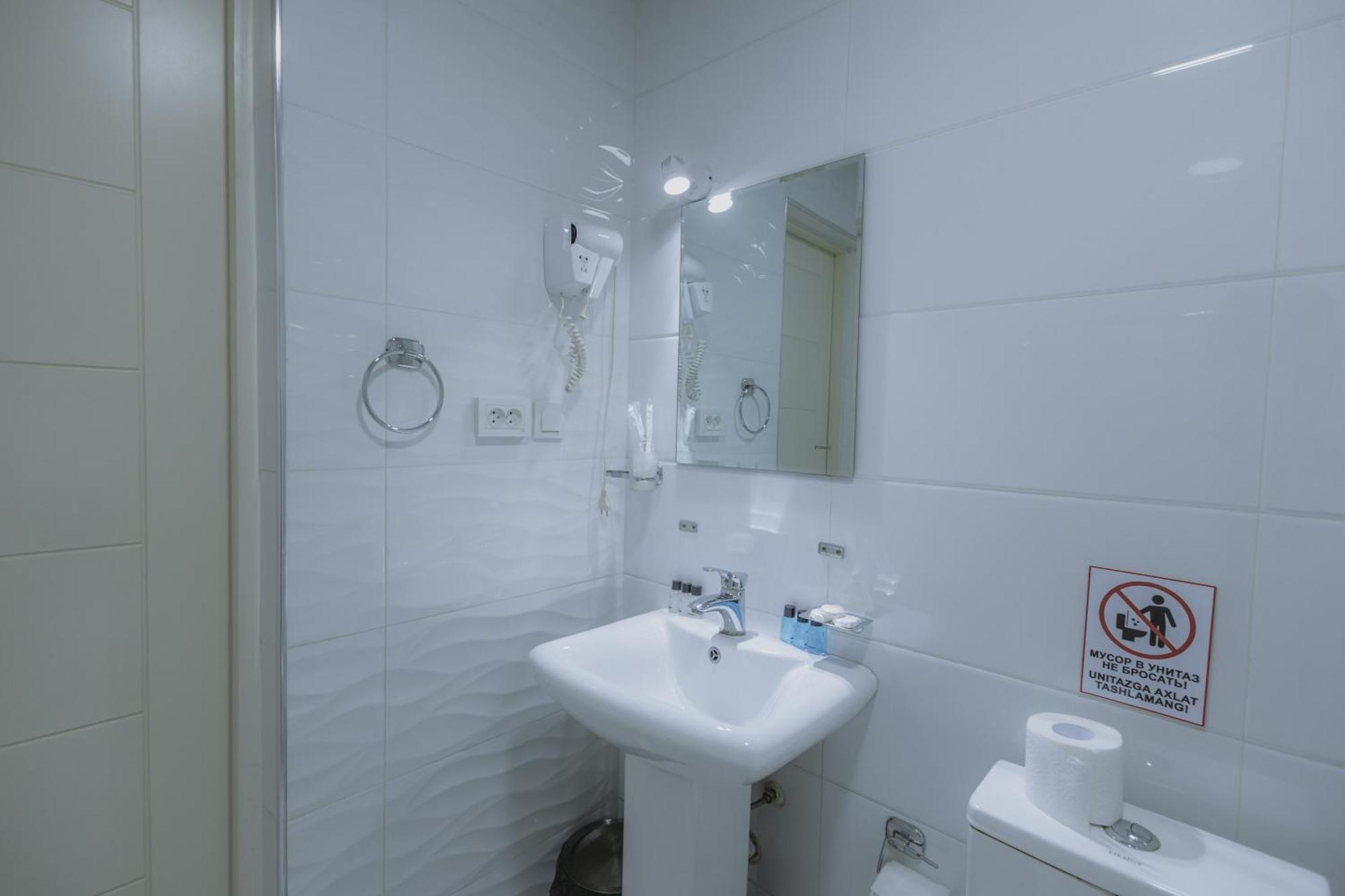 City Hotel Tashkent Bagian luar foto