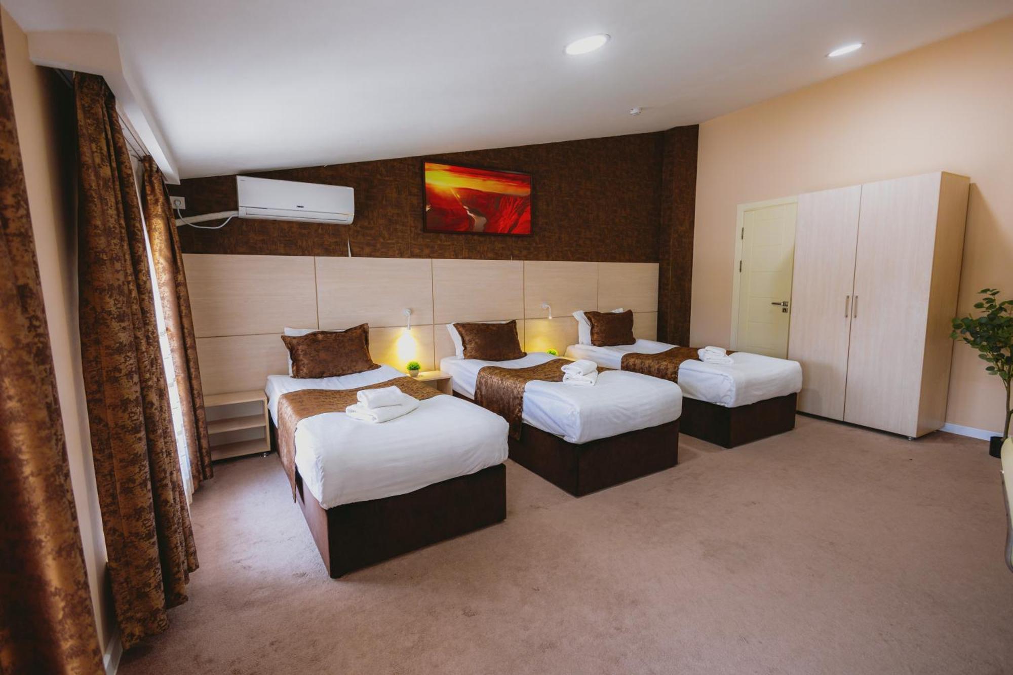 City Hotel Tashkent Bagian luar foto