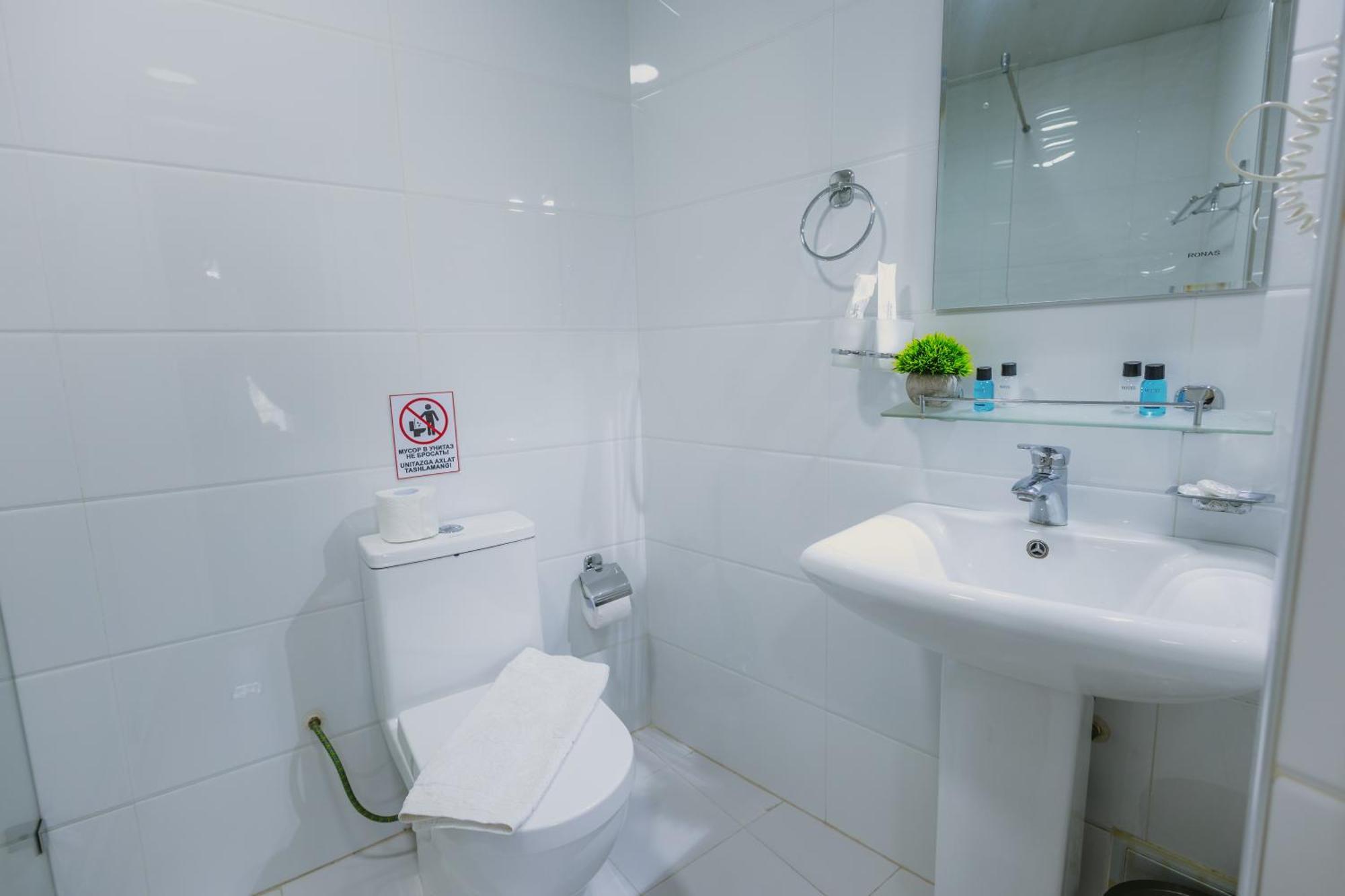 City Hotel Tashkent Bagian luar foto
