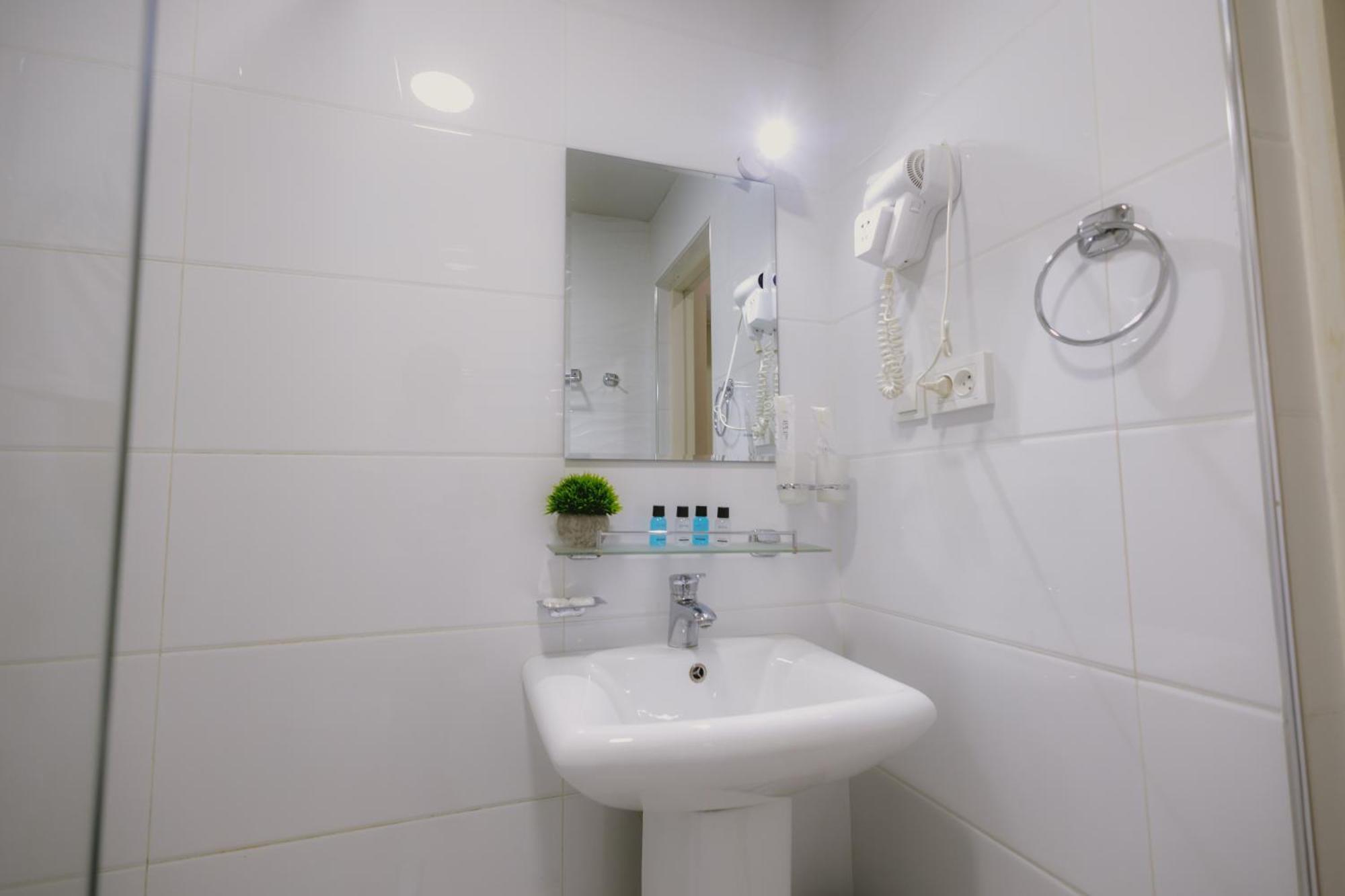 City Hotel Tashkent Bagian luar foto