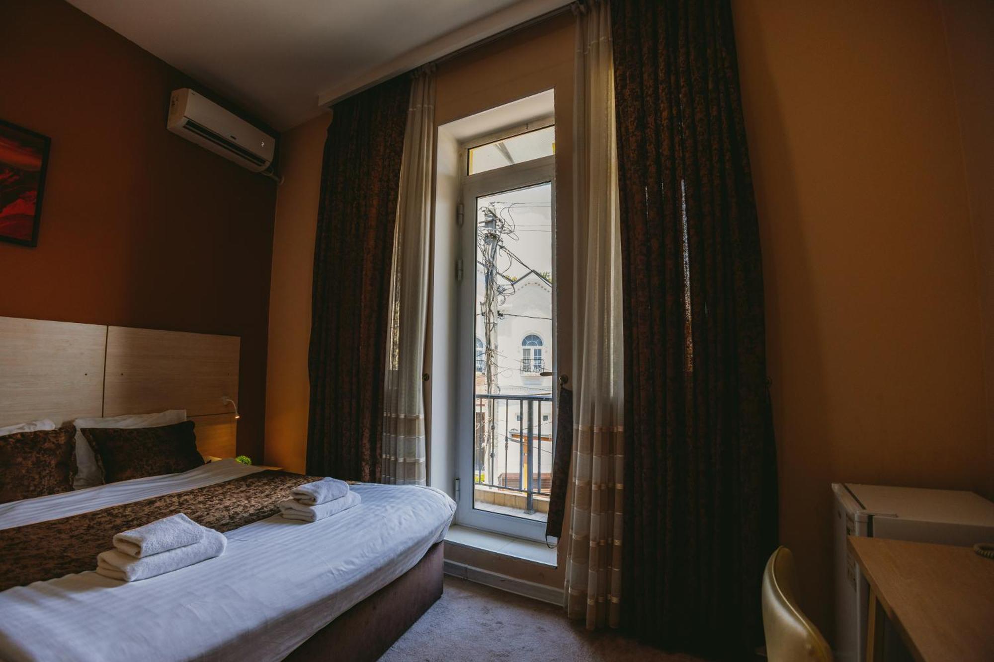 City Hotel Tashkent Bagian luar foto