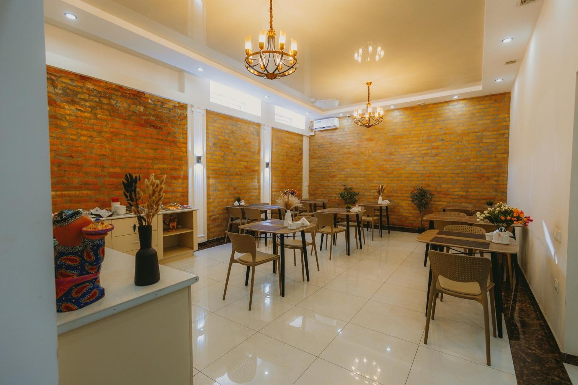 City Hotel Tashkent Bagian luar foto