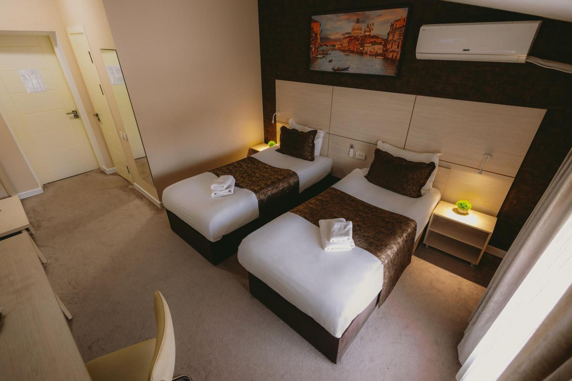 City Hotel Tashkent Bagian luar foto