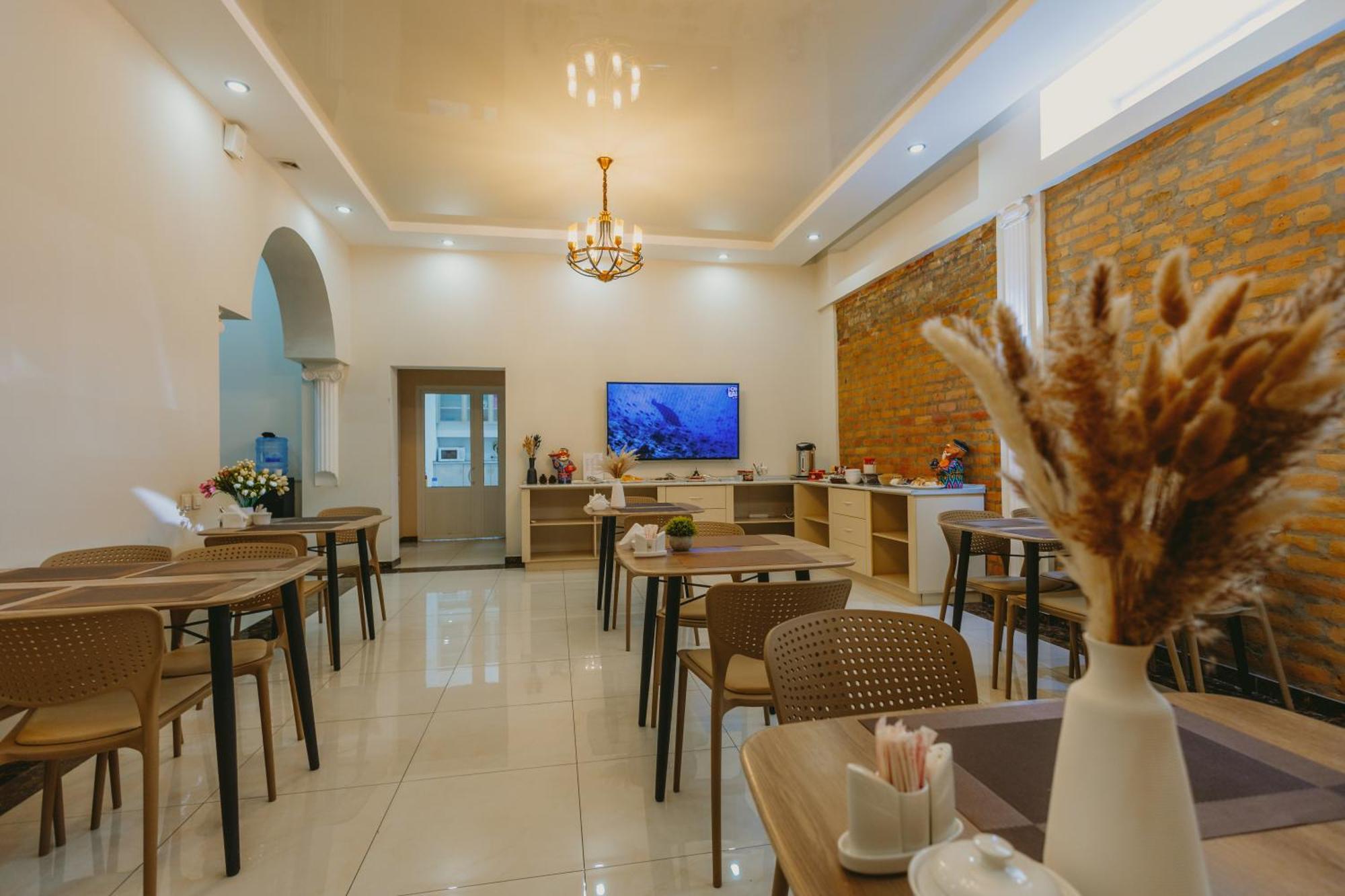 City Hotel Tashkent Bagian luar foto