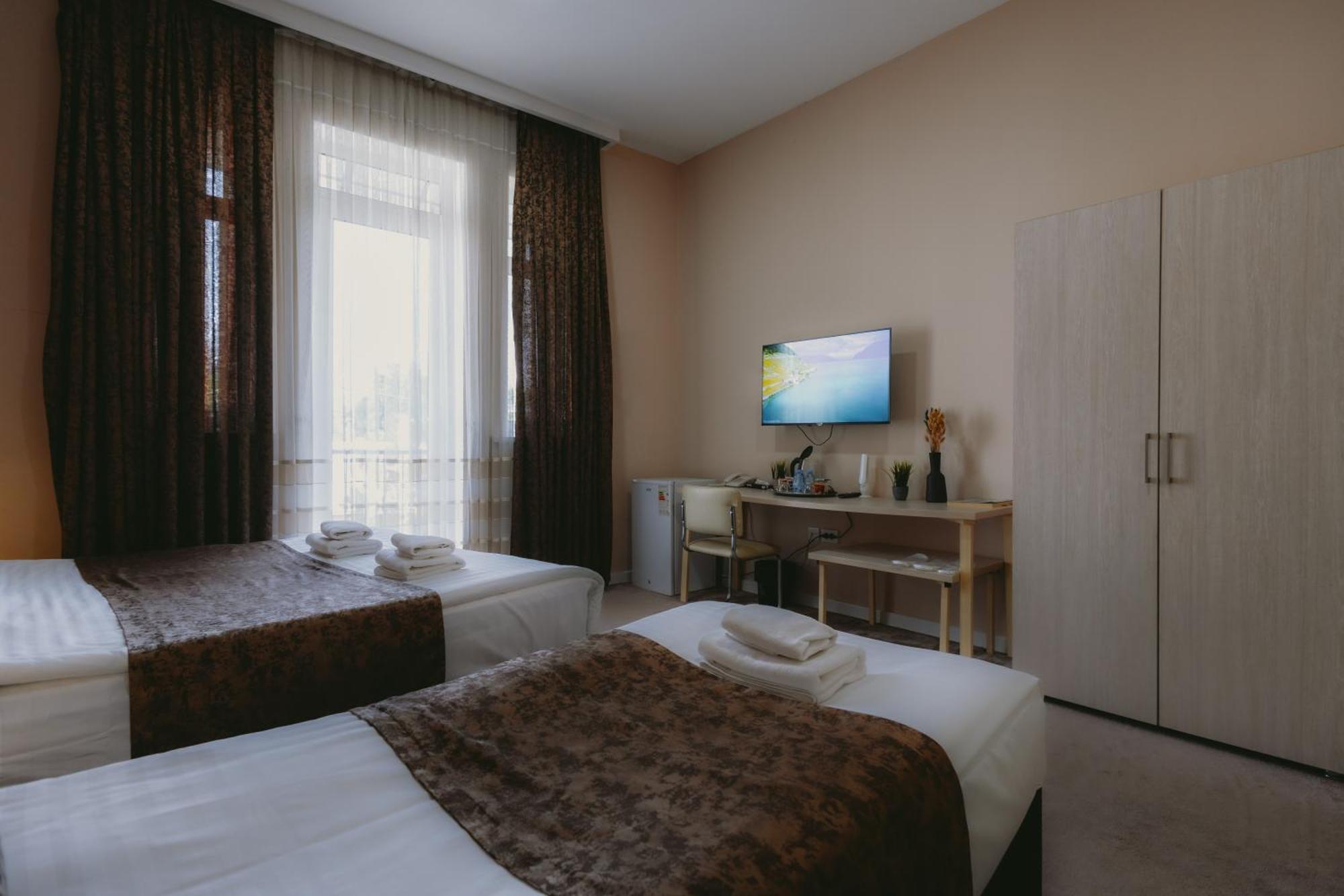 City Hotel Tashkent Bagian luar foto