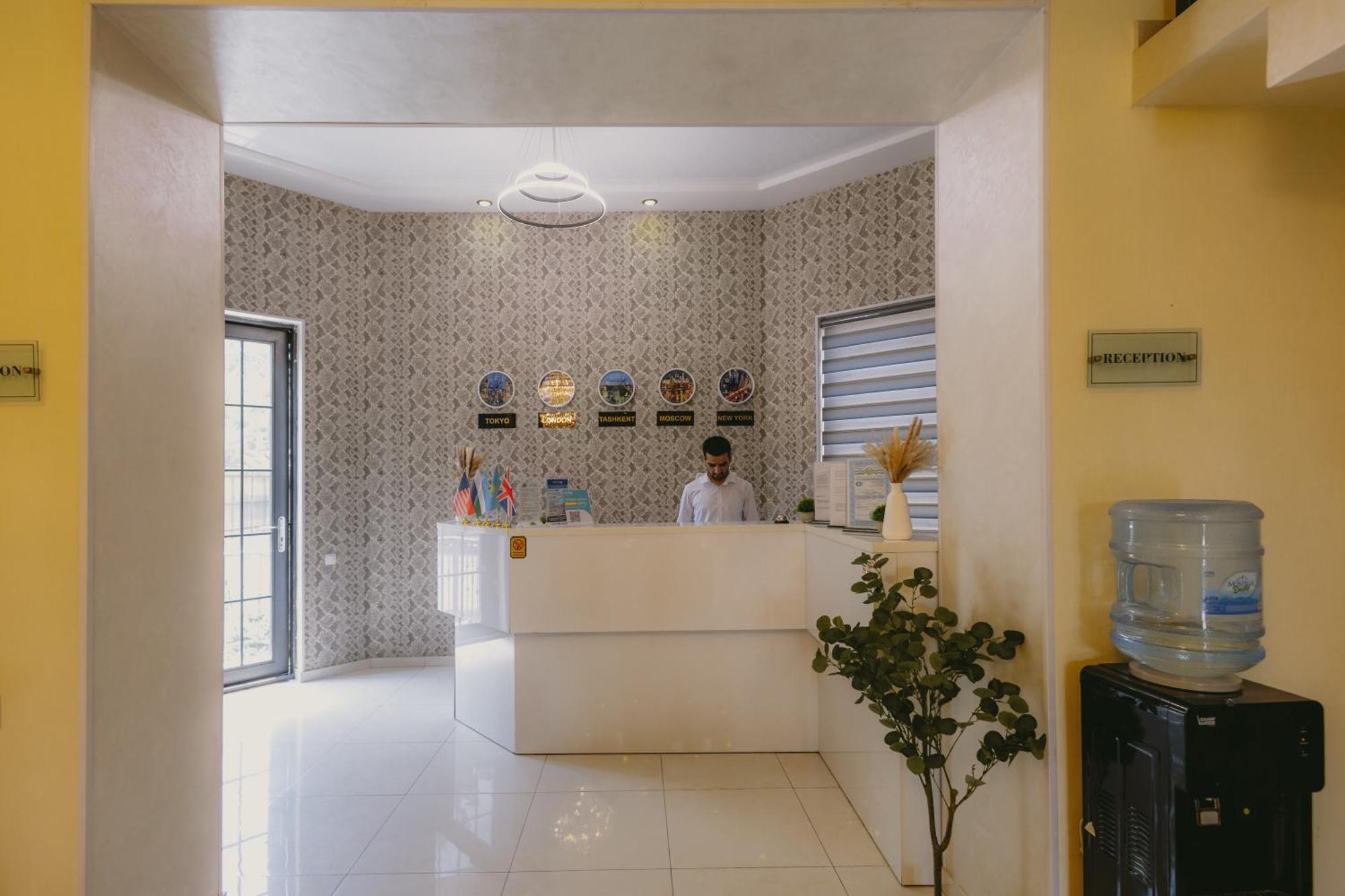 City Hotel Tashkent Bagian luar foto