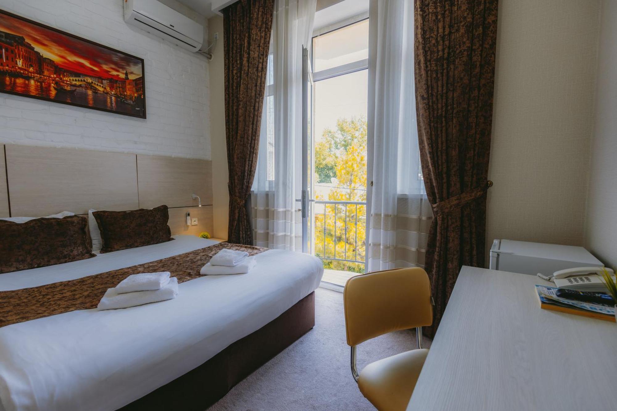 City Hotel Tashkent Bagian luar foto