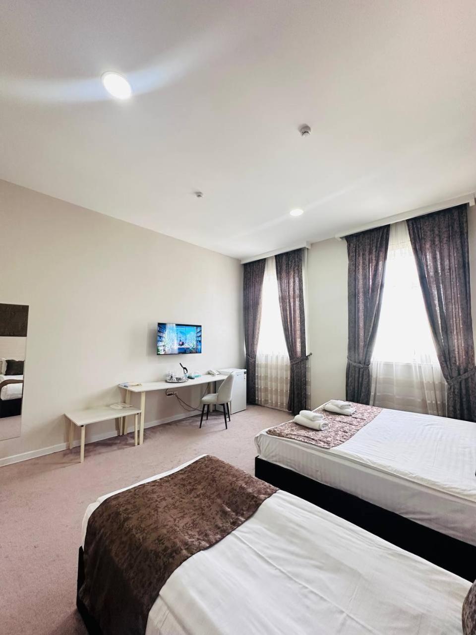 City Hotel Tashkent Bagian luar foto
