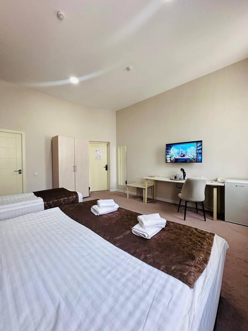 City Hotel Tashkent Bagian luar foto